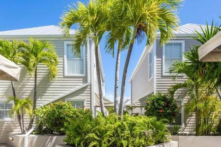 New Casa Caribe By Brightwild- Two-Story Condo Rooftop Pool Key West Bagian luar foto