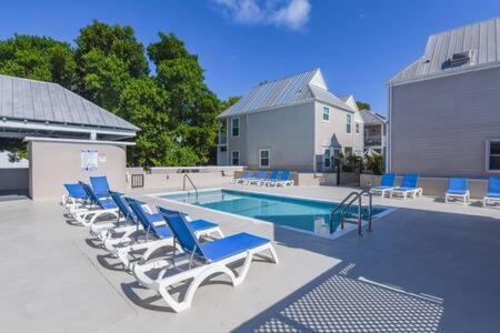 New Casa Caribe By Brightwild- Two-Story Condo Rooftop Pool Key West Bagian luar foto